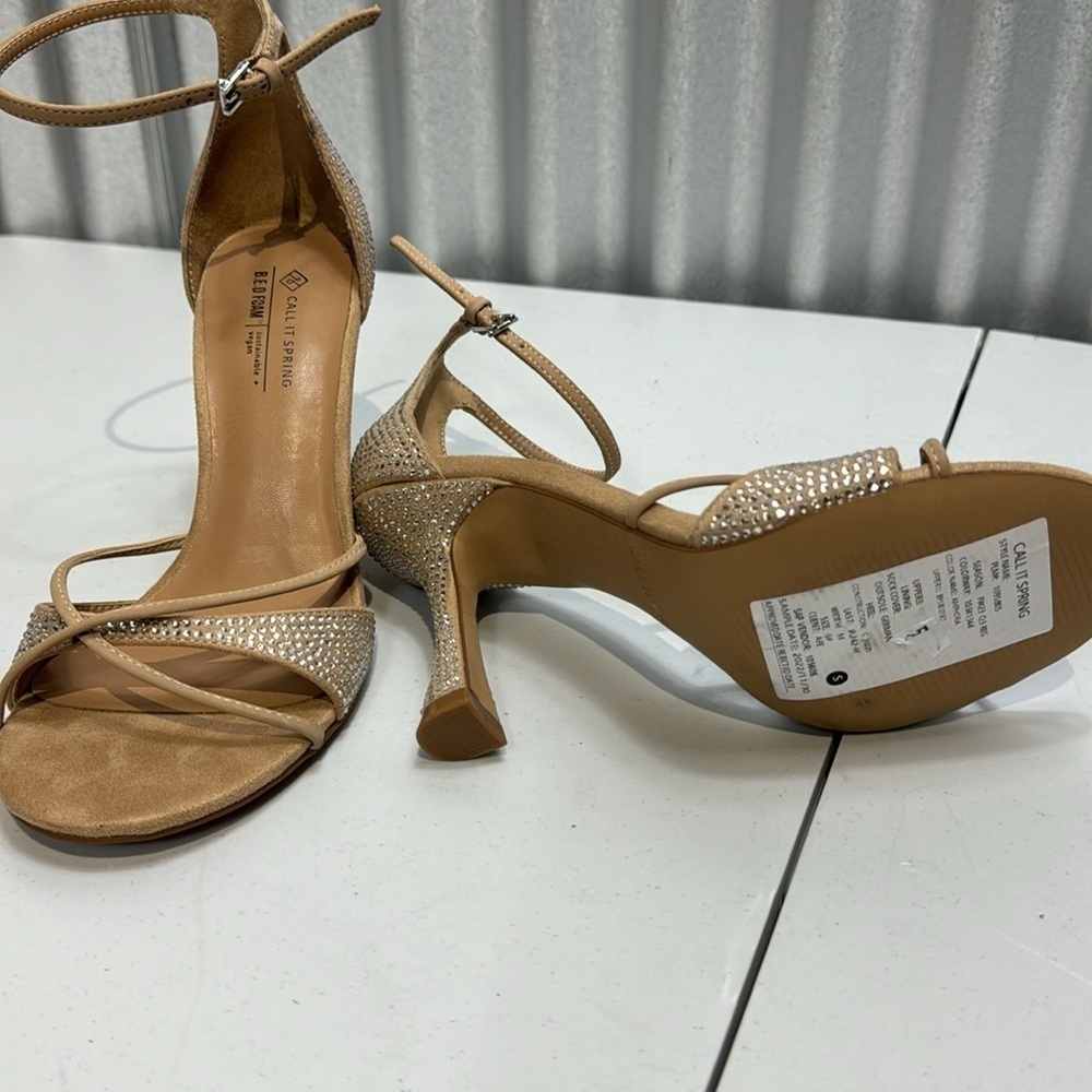 COPY - Call it spring women sandals size 6 - Picture 4 of 5
